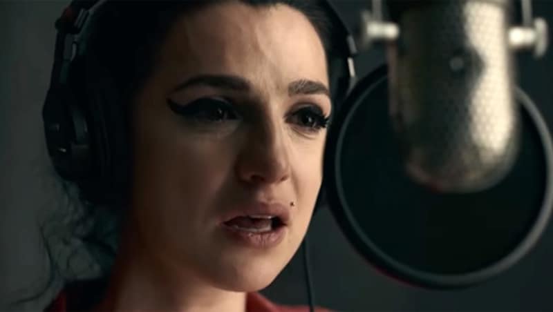 Marisa Abela wird im Biopic „Back to Black“ zu Amy Winehouse. (Bild: Screenshot youtube.com/studiocanal)