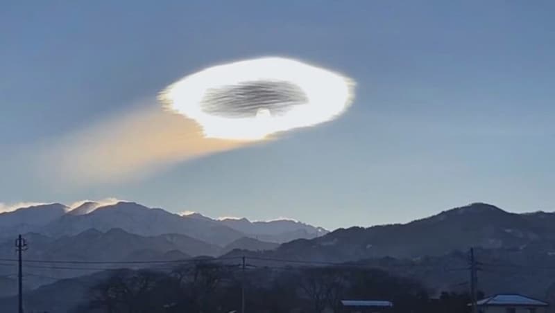 Bei der „UFO-Wolke“ handelte es sich um eine sogenannte Lenticularis-Wolke. (Bild: kameraOne (Screenshot))