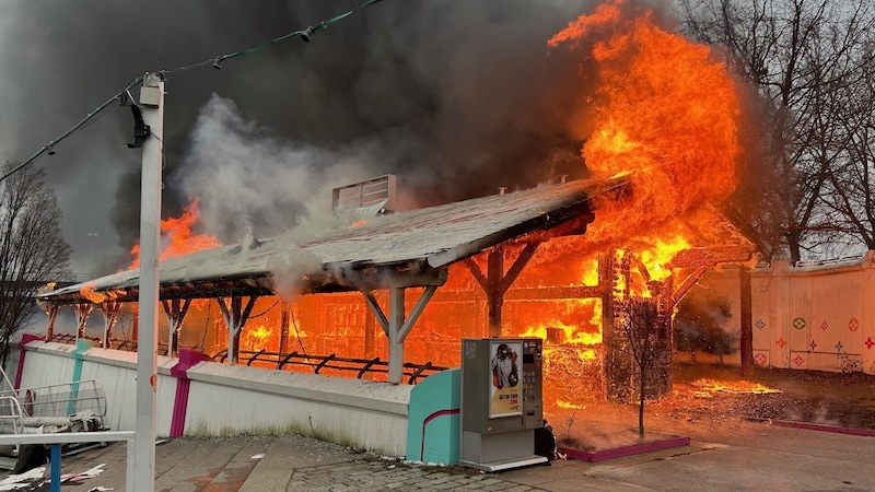 Das Lokal „Sansigarden“ brannte im Jänner lichterloh. (Bild: Stadt Wien/Feuerwehr)