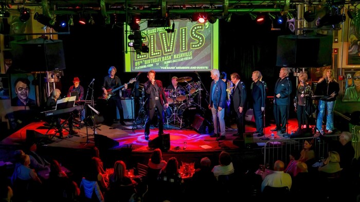 In Action: Wiener Rock'n‘ Roller gab zu Ehren des „Kings“ ein Konzert in Nashville.