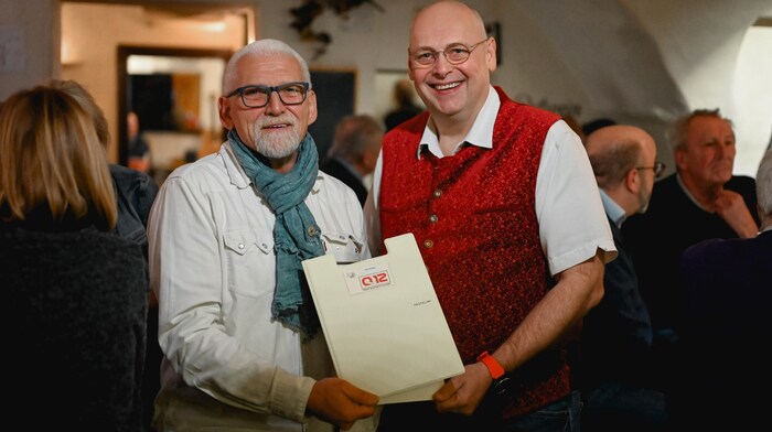 Andreas Schmoll und Jürgen Speta (r.) bringen beim „Schlaumeier von Wels“ Köpfe zum Rauchen.