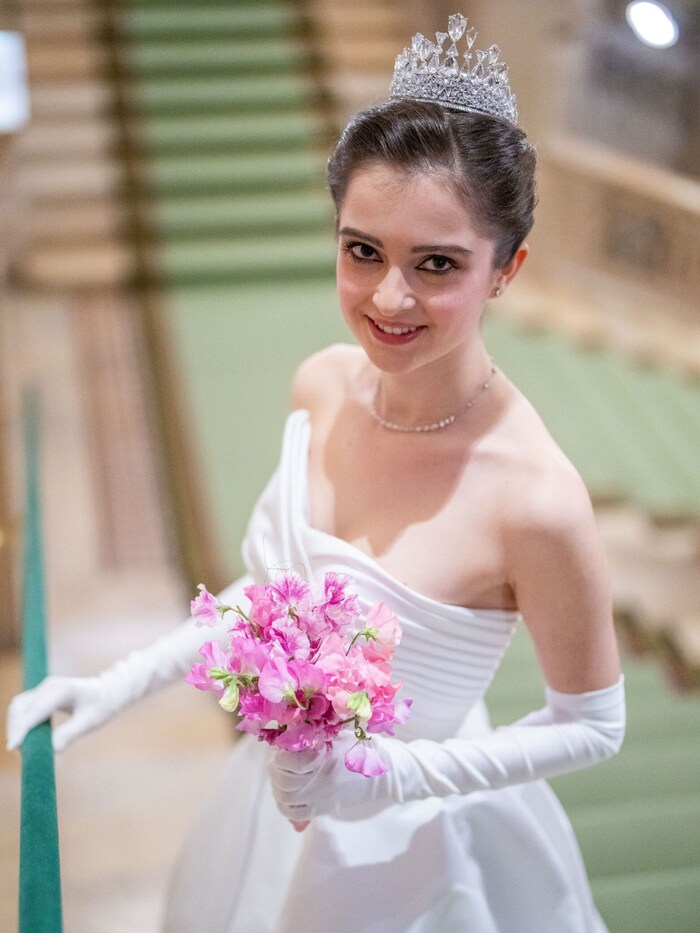 Giovanna Engelbert ließ sich bei der Opernball-Tiara vom österreichischen Kaiserschmuck sowie ...