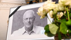 Franz Beckenbauer wurde im Kreise seiner Familie in München beerdigt. (Bild: APA/dpa/Tobias Hase)
