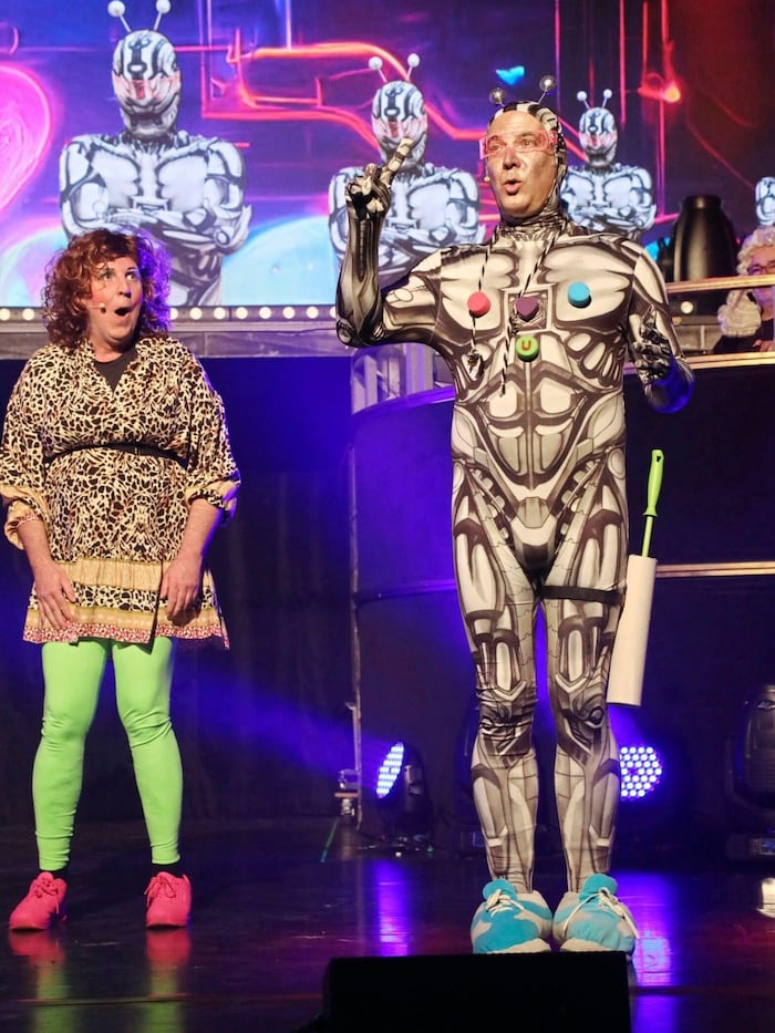 Robo 3000: Handler und Kowatsch.