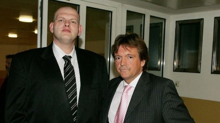 Viele gemeinsame Prozesse: „Der lange Peter“ und sein Anwalt Christian Werner 2007.