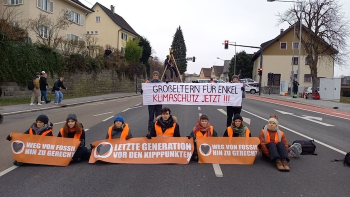Mehrfach wurde gegen die Tunnelspinne demonstriert. 