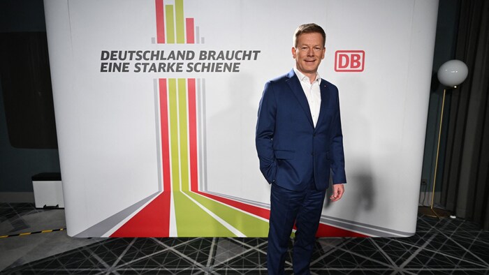 Bahn-CEO Richard Lutz soll auf seinen Millionenbonus auch noch Zinsen bekommen.