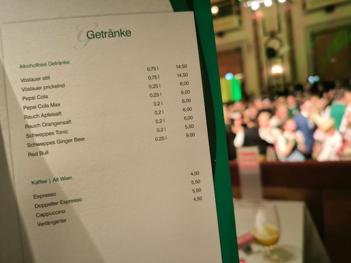 Erfrischungen gibt es sowohl alkoholfrei ...