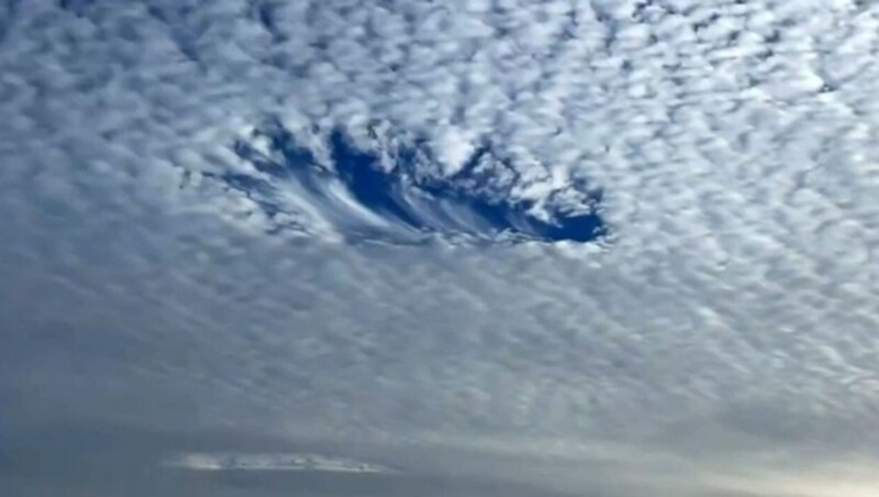 Für das noch wenig erforschte Wetterphänomen dürften fallende Eiskristalle verantwortlich zeichnen. (Bild: kameraOne (Screenshot))