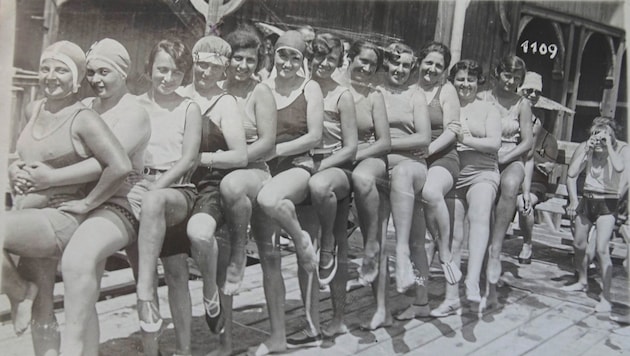 Frauen im Schwimmbad in Velden im Jahr 1929. (Bild: Familienarchiv Ziegler)