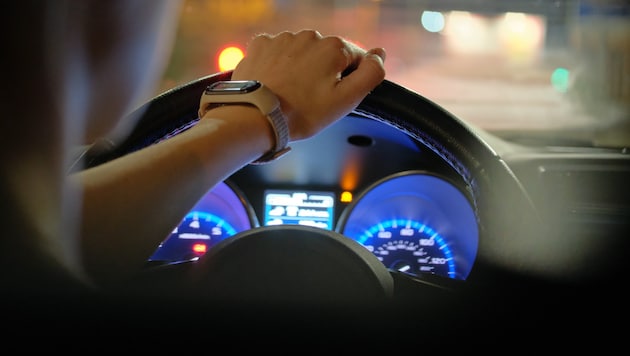 Eine Führerscheinprüfung hat der 17-jährige Lenker nicht abgelegt (Symbolbild).