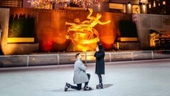 Unvergesslicher Moment für Raphael und Madeleine: der Heiratsantrag vor dem Rockefeller Center in New York. (Bild: zvg/Schlachter)