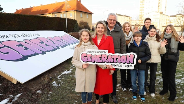 Steiner rückt die Jugend ins Zentrum - unterstützt von Ministerin Susanne Raab. (Bild: Reinhard Judt)