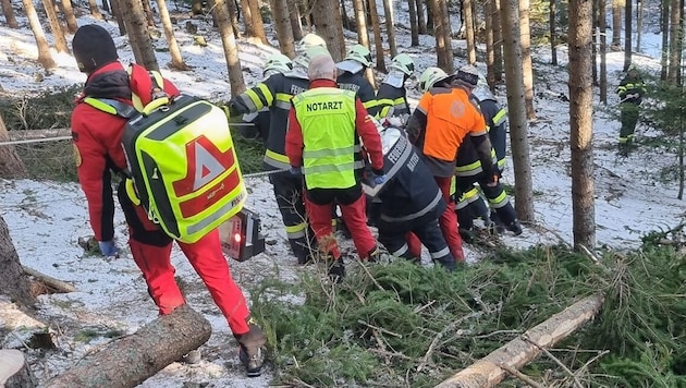 Die Freiwillige Feuerwehr Ratten musste die Rettungskräfte tatkräftig unterstützen.