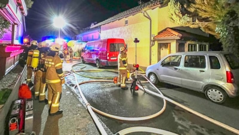 Die Feuerwehr war binnen Minuten vor Ort, verhinderte noch Schlimmeres (Bild: Tschepp Markus)