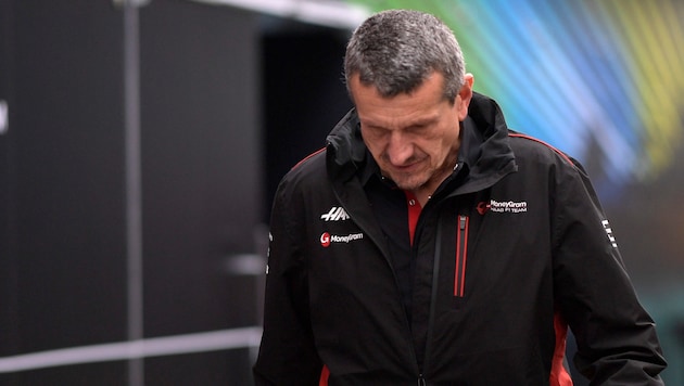 Günther Steiner wurde als Teamchef von Haas entlassen. (Bild: APA/AFP/DOUGLAS MAGNO)