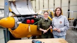 Mädchen werden in Langenlebarn zu Flugzeugtechnikern ausgebildet  (Bild: Imre Antal)