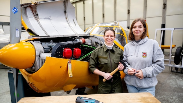 Mädchen werden in Langenlebarn zu Flugzeugtechnikern ausgebildet  (Bild: Imre Antal)