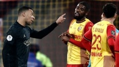 Kylian Mbappe (li.) und Kevin Danso (Bild: AFP or licensors)