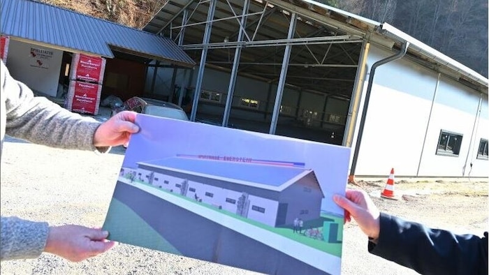 Das Areal um die neue Halle soll noch ausreichend begrünt werden.