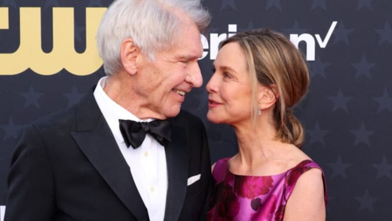 Harrison Ford und Calista Flockhart am Red Carpet der Critics Choice Awards. (Bild: APA/Getty Images via AFP/GETTY IMAGES/Matt Winkelmeyer)