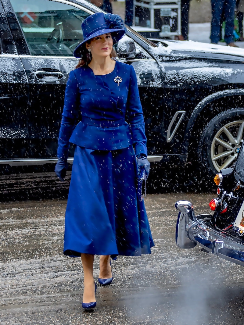 Königin Mary auf dem Weg ins dänsiche Parlament. (Bild: Royal Press Europe / Action Press / picturedesk.com)