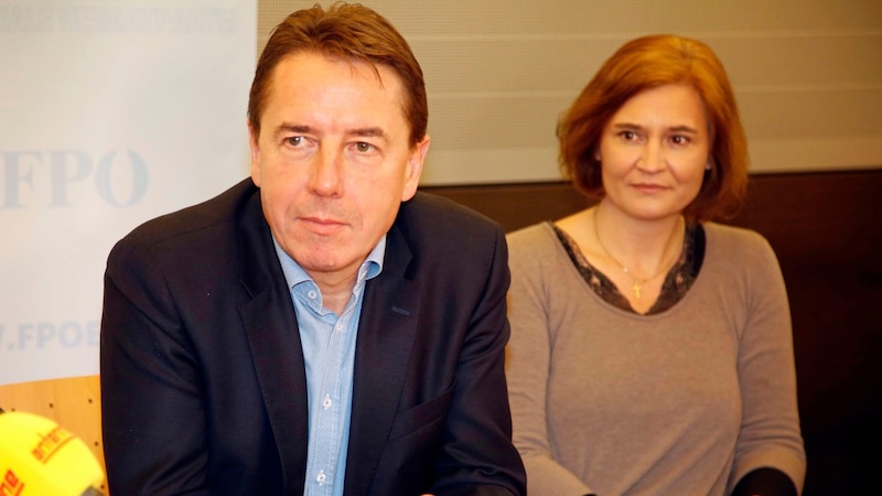 Erwin Angerer und Elisabeth Dieringer-Granza wollen das endgültige Wahlergebnis abwarten. (Bild: Uta Rojsek-Wiedergut)