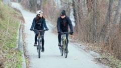 Wintertour: Die „Krone“ bei der Ausfahrt mit Ex-Radrennfahrer Georg Swoboda zu seinen Fütterungsplätzen in Wien. (Bild: Reinhard Holl)