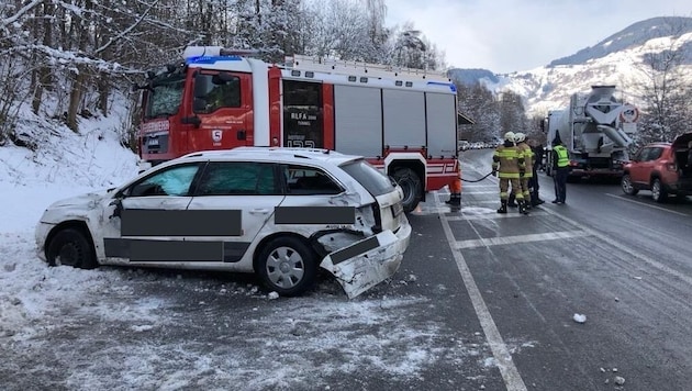 Beim Unfall waren drei Fahrzeuge beteiligt. (Bild: Freiwillige Feuerwehr Lend)