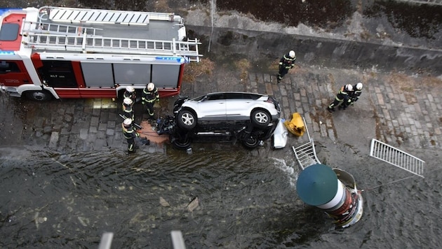 Laut neuesten Angaben der Polizei soll das Unfallopfer zuvor die Linke Wienzeile entlang gerast sein.  (Bild: LPD Wien)