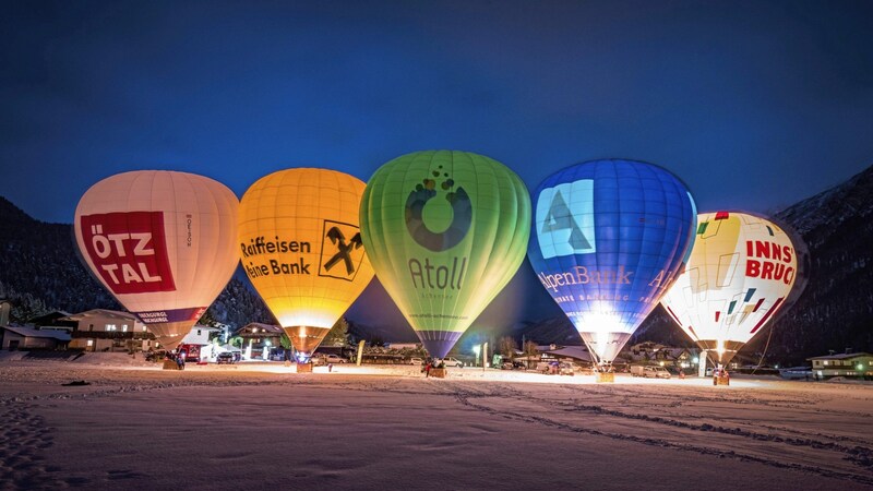 Ein Highlight bei den Ballontagen ist der Nightglow, bei dem die Ballone richtig strahlen. (Bild: Achensee Tourismus)