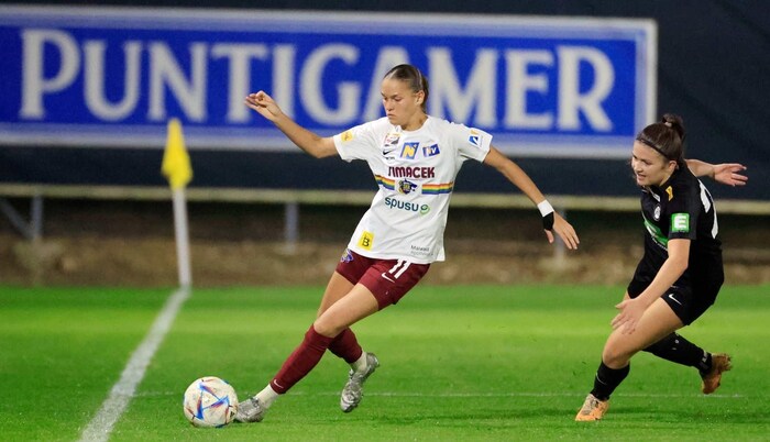 Valentina Mädl (li.)