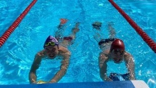 Der Vorarlberger Leon Pauger (l.) und sein Salzburger Trainingskollege Philip Pertl in Gran Canaria. (Bild: zVg)