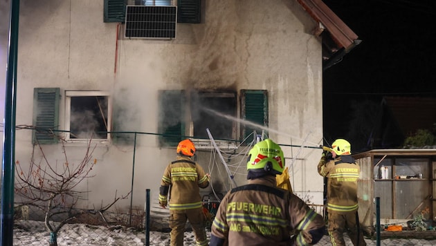 Der Brand in Haag am Hausruck war um 0.30 Uhr ausgebrochen. (Bild: laumat)