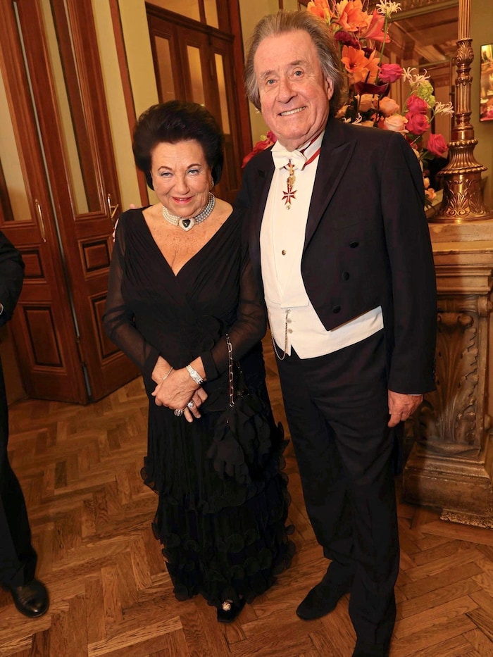 Pianist Rudof Buchbinder kam mit Gattin Agi.
