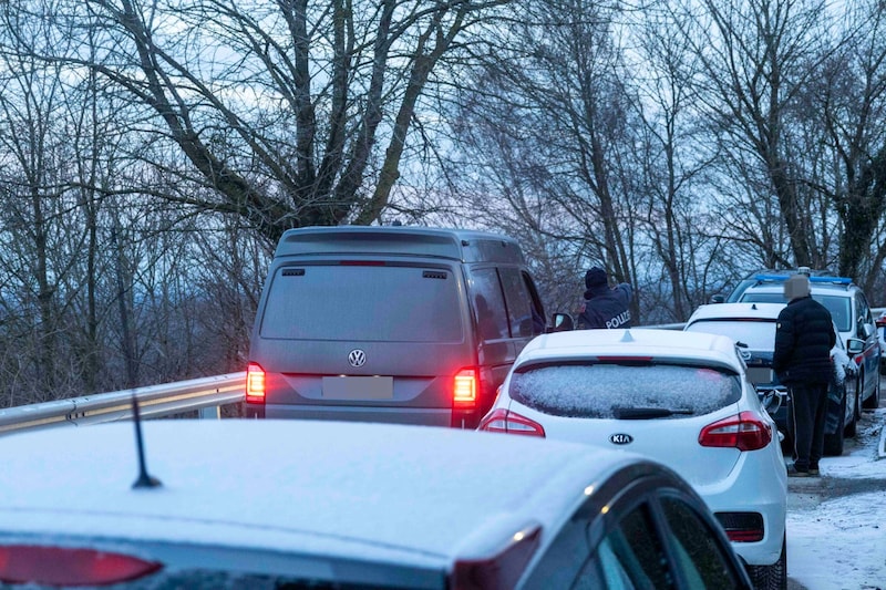 Ausnahmezustand in der Gemeinde Obernberg am Inn. (Bild: Pressefoto Scharinger © Daniel Scharinger, Krone KREATIV)