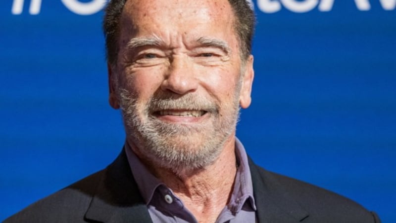 Arnold Schwarzenegger machte bei seiner Charity-Auktion in Kitzbühel schlüpfrige „Handschellen“-Witze über das Zoll-Drama am Flughafen in München. (Bild: APA/EXPA/JOHANN GRODER)