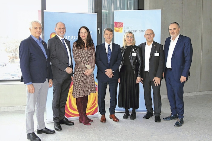 Medizinischer Geschäftsführer Dr. Stephan Kriwanek, Franz Öller, kaufmännischer ...