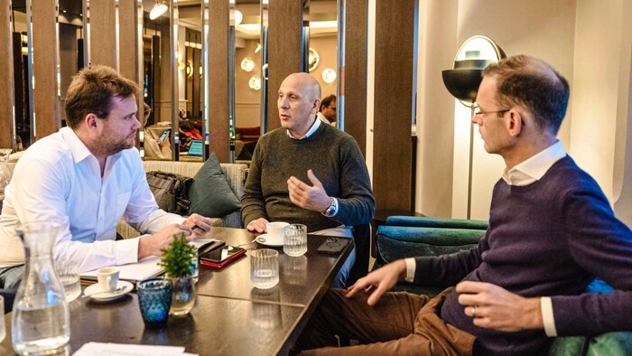 Michael Trestl (re.) und Francesco Sciortino (Mitte) im Gespräch mit „Krone“-Redakteur Manuel Schwaiger.