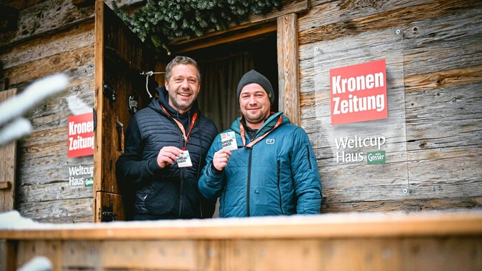 „Ich war noch nie beim Rennen“, erzählte Thomas Kogler (li.) neben Freund Alois Bichler. ...