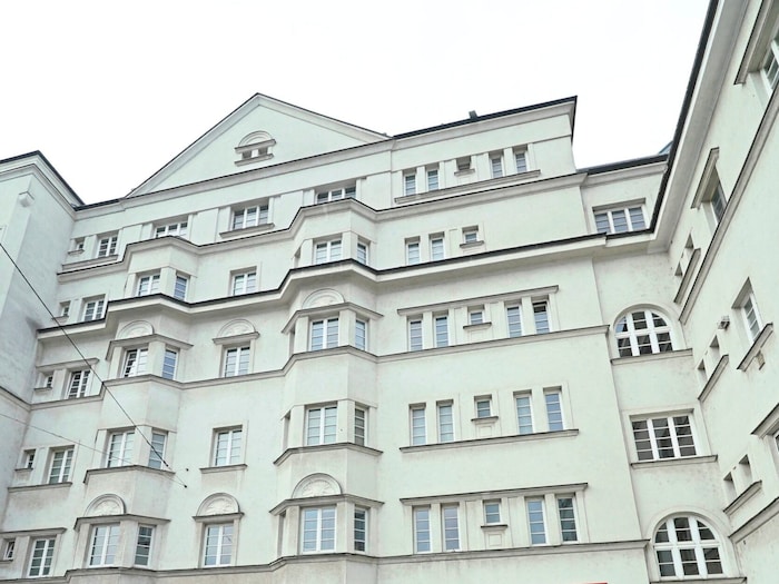 Im Floridsdorfer Schlingerhof stürzte der Sechsfachvater in den Tod.