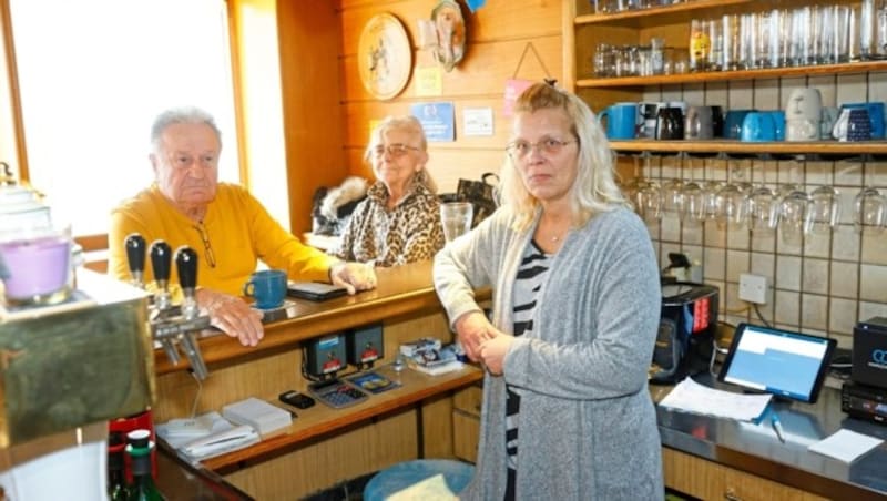 Große Betroffenheit über die Tragödie auch im Café Toni's Stüberl (Bild: Reinhard Holl)