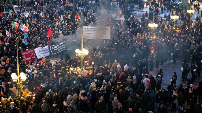 Eine Demonstration gegen Rechtsextremismus in Hamburg