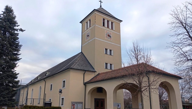 Die Kirche Don Bosco im Grazer Bezirk Gries wurde 1935 bis 1936 errichtet. Aktuell müssen die Gläubigen aber zittern, die Heizung ist seit Wochen ausgefallen. (Bild: Philipp Braunegger)