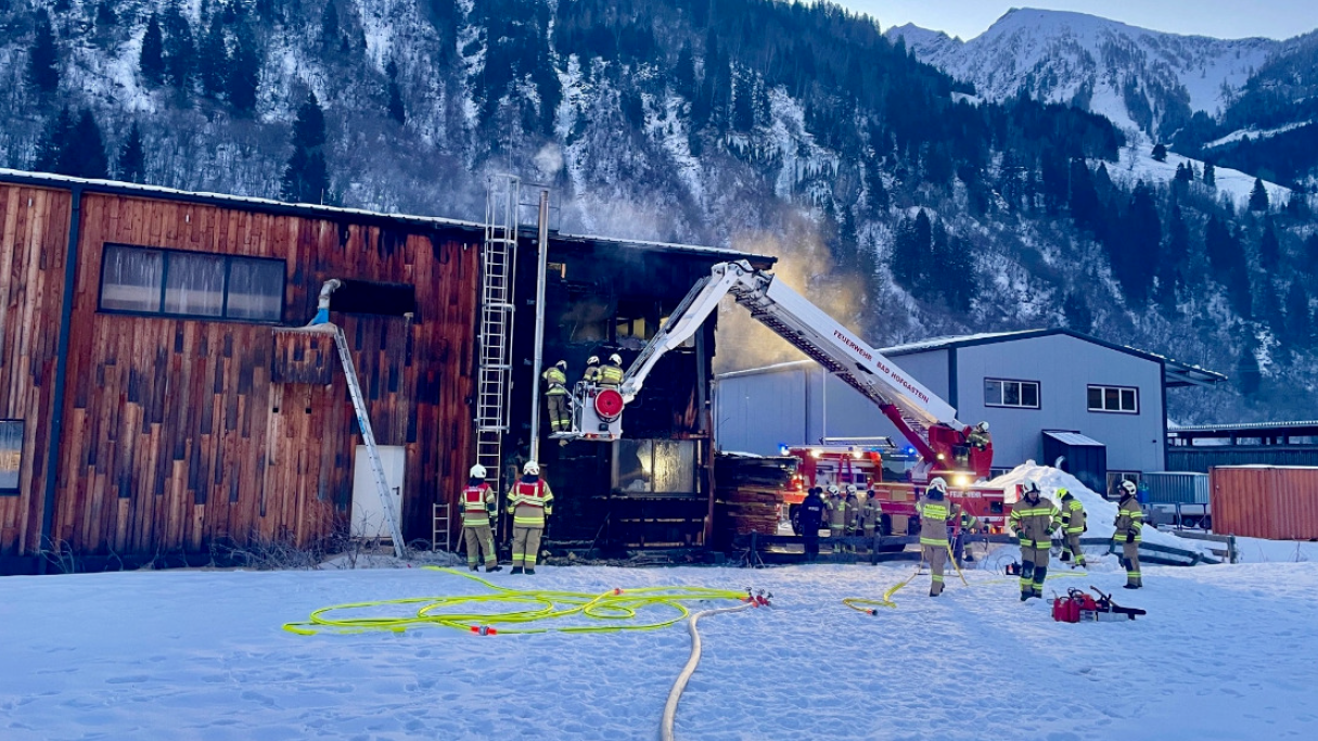 Die Feuerwehr konnte Brand rasch unter Kontrolle bringen (Bild: FF Dorfgastein)