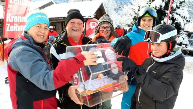 Freude herrschte schon beim Sammeln der Lose. (Bild: Uta Rojsek-Wiedergut) Freude herrschte schon beim Sammeln der Lose. (Bild: Uta Rojsek-Wiedergut)