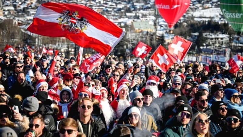 Fans aus aller Herren Länder jubelten beim Rennen des Jahres und feierten danach in der Stadt. (Bild: Markus Wenzel)