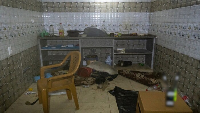 In diesem Raum viele Meter unter der Stadt Chan Junis im Gazastreifen waren offenbar einige ...