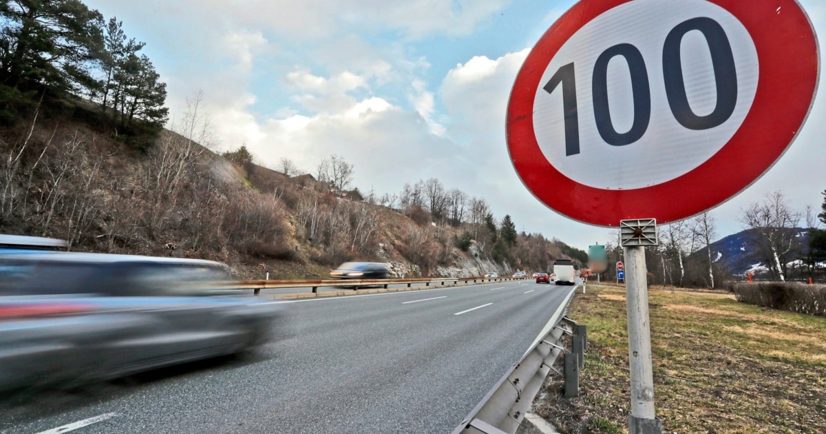 95 km/h too fast Speeding driver (17) driving license confiscated