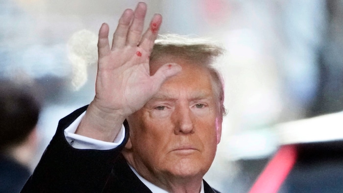Trump sorgte mit diesem Bild kürzlich für Spekulationen - ein Ex-Clinton-Berater behauptete, bei ...